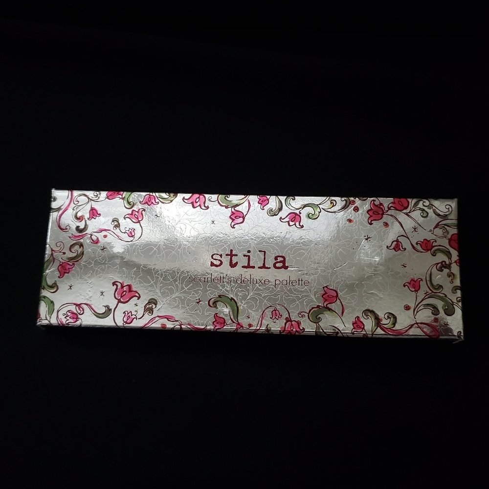 Stila's Scarlette Deluxe palette - New